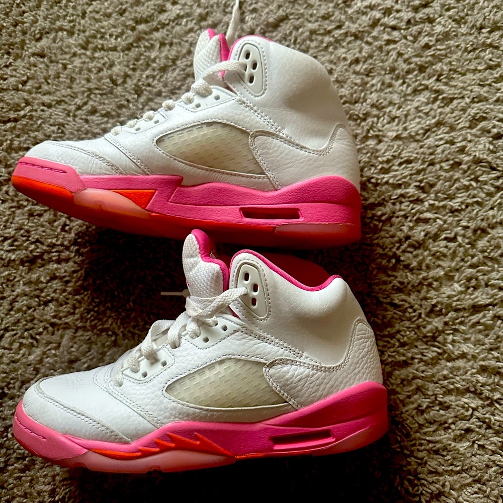 Retro Jordan 5 size 5 youth